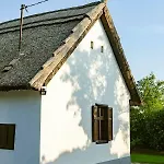 Holiday home Het Fenyo Vendeghaz / Seven Pines House