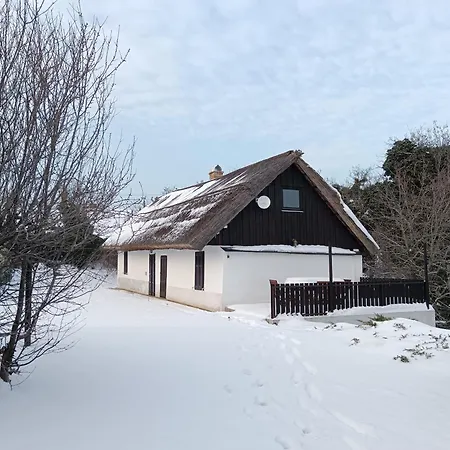 Tatil Evi Het Fenyo Vendeghaz / Seven Pines House Sukoró