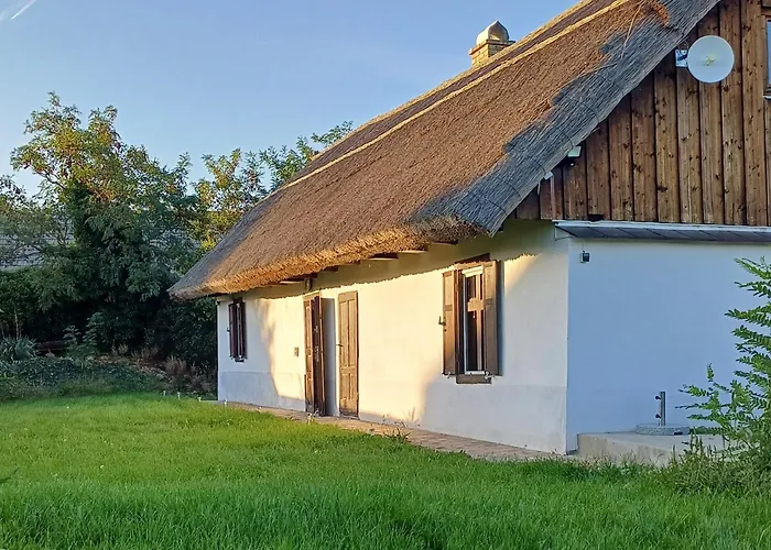 Het Fenyo Vendeghaz / Seven Pines House Holiday home *