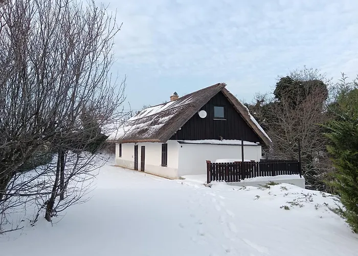 Holiday home Het Fenyo Vendeghaz / Seven Pines House Sukoro